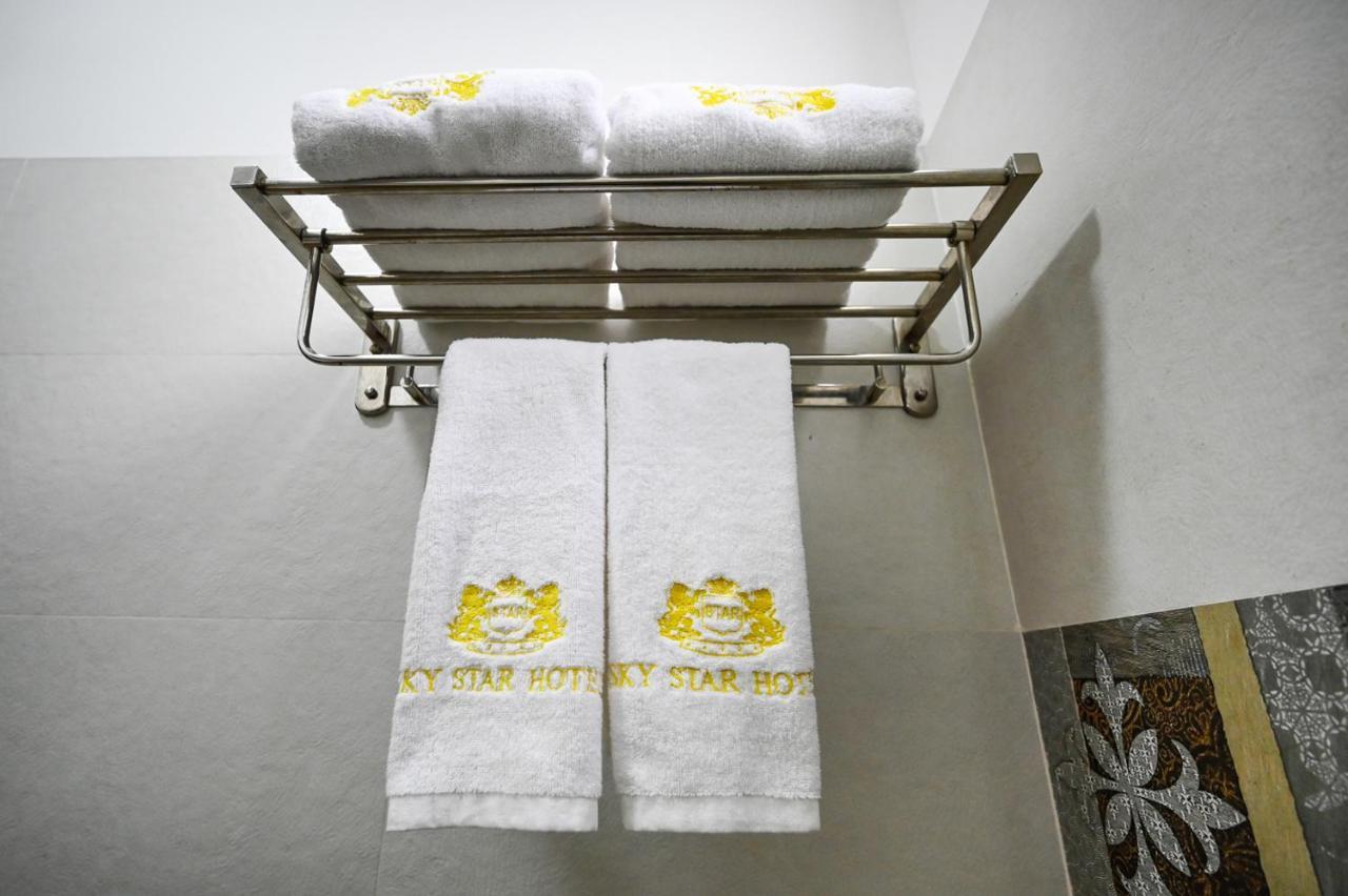 Sky Star Hotel โฮจิมินห์ซิตี้ ภายนอก รูปภาพ